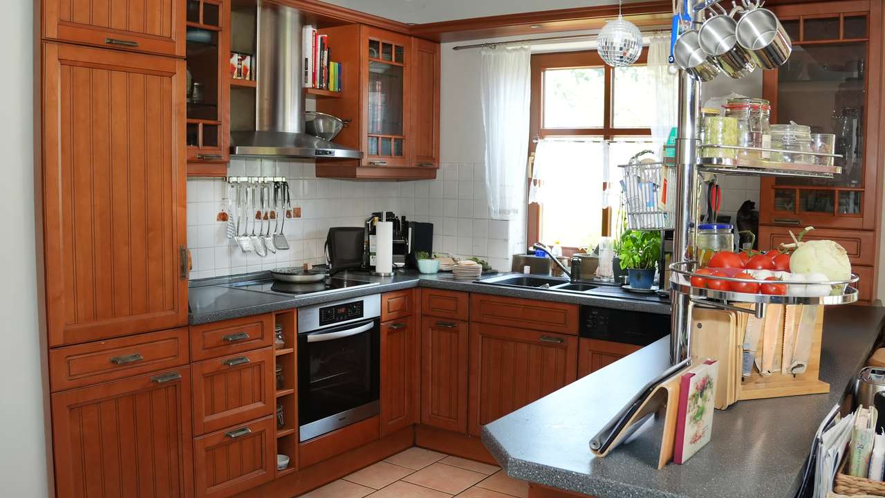 WOHNEN WIE IM URLAUB - EINFAMILIENHAUS MIT SCHÖNEM GARTEN; TEICH UND WHIRLPOOL IN SCHORTENS