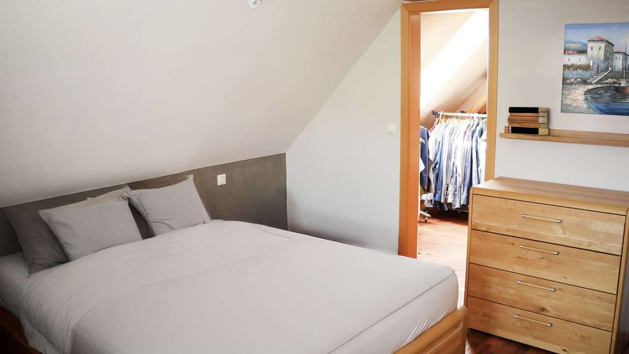 WOHNEN WIE IM URLAUB - EINFAMILIENHAUS MIT SCHÖNEM GARTEN; TEICH UND WHIRLPOOL IN SCHORTENS