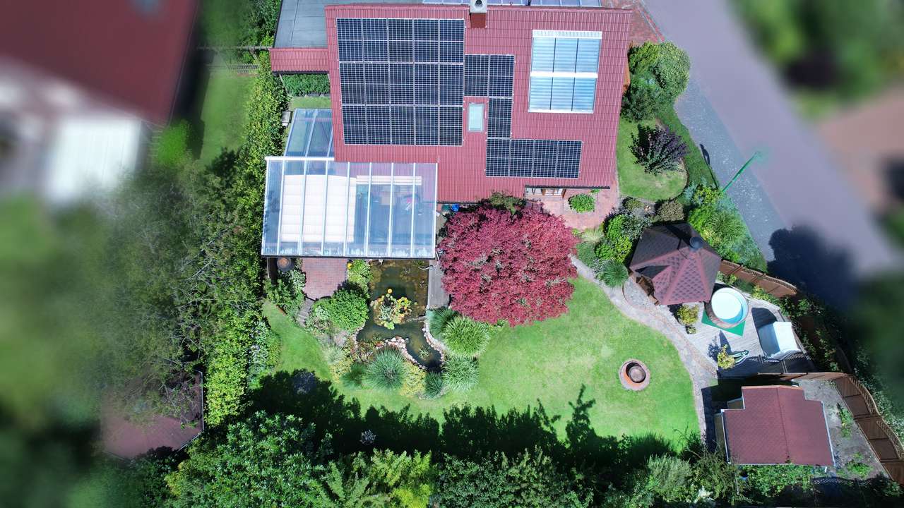 WOHNEN WIE IM URLAUB - EINFAMILIENHAUS MIT SCHÖNEM GARTEN; TEICH UND WHIRLPOOL IN SCHORTENS